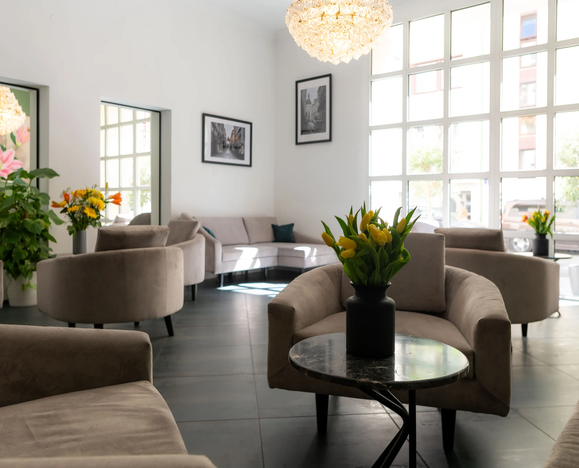 Hotel Florum reception and lobby