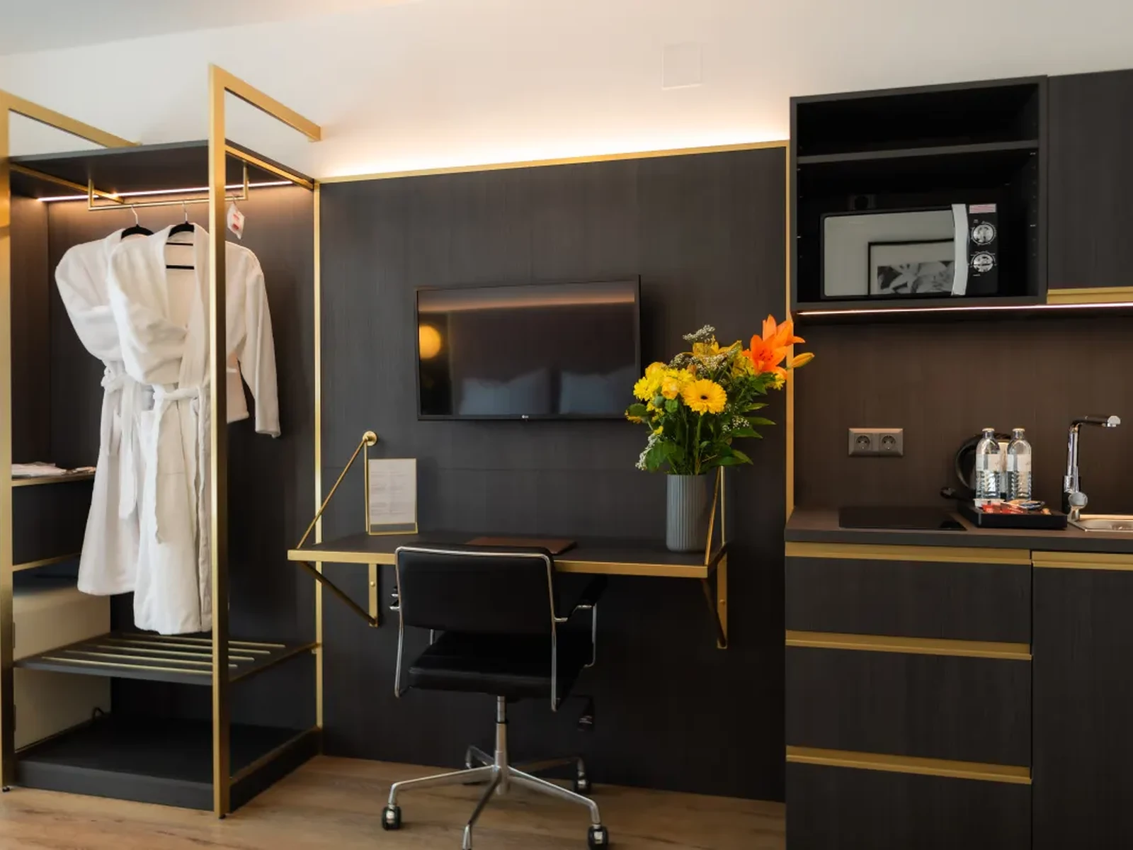 Serviced apartment bathroom